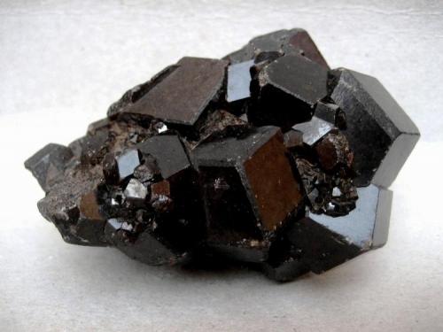 Andradite (var. Melanite)
Diakon, Kayes Region, Mali
80 x 65 x 40 mm (Author: Tobi)