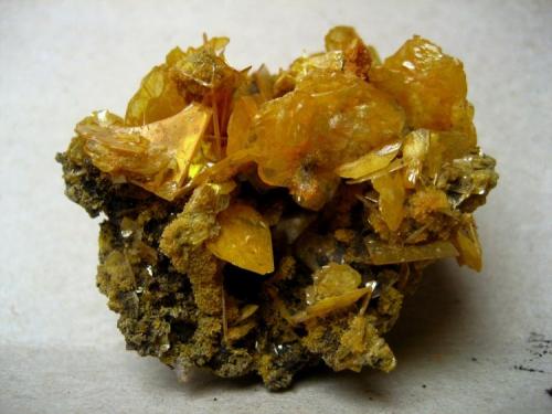 Wulfenite with mimetite
San Francisco Mine, Sonora, Mexico
50 x 40 x 35 mm (Author: Tobi)