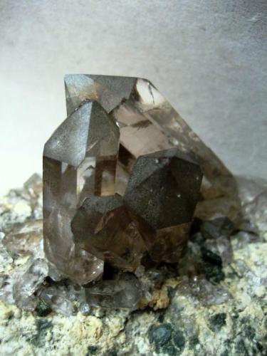 Smoky quartz
Göscheneralp, Uri, Switzerland
Main crystal group, 60 x 40 x 40 mm (Author: Tobi)