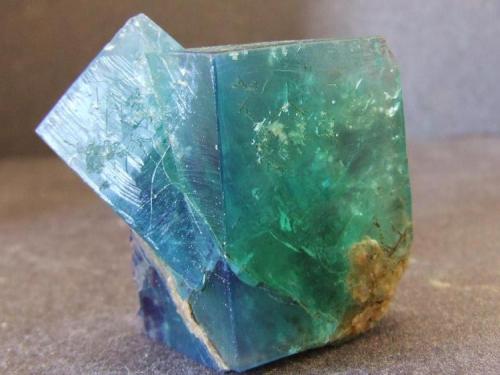 Fluorite
Rogerley Mine, Frosterley, Co Durham, England, UK
3 cm across
in not shade (Author: nurbo)