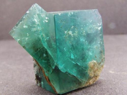 Fluorite
Rogerley Mine, Frosterley, Co Durham, England, UK
3 cm across
in shade (Author: nurbo)