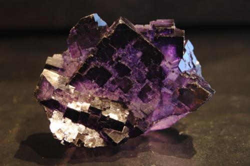 Fluorita
La Encantada, Mun. Melchor Múzquiz, Coahuila, México.
Medidas pieza: 6x4,5x3,9 cm (Autor: Sergio Pequeño)