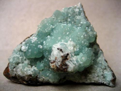 Smithsonite
Skorpion Mine, Karas Region, Namibia
Width 65 mm (Author: Tobi)