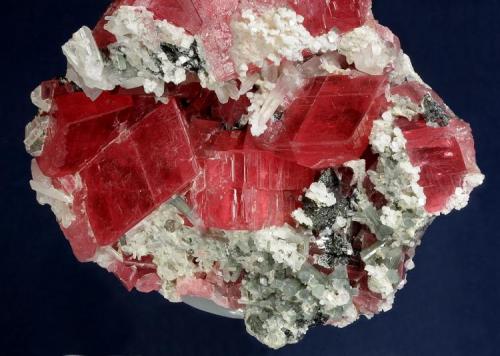 Rhodochrosite with Apatite
Sweet Home Mine, Alma District, Buckskin Gulch, Park County, Colorado, USA
72 x 70 x 32 mm
close up of Apatite crystals to 6 mm (Author: GneissWare)