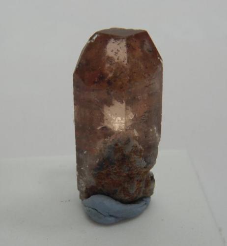 Topacio
Tepetate, San Luis de Potosí, México.
2,5 x 0,5 x 1,5 cm. (Autor: Carles Rubio)