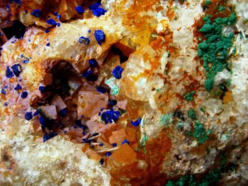 Azurite, malachite, fluorite, baryte
Aouli, Khénifra Province, Meknès-Tafilalet Region, Morocco
FOV 30 mm (Author: Tobi)