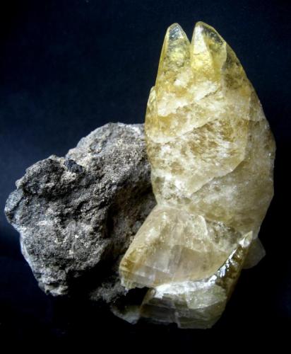 Calcite
Sweetwater Mine, Viburnum Trend District, Missouri, USA
Specimen height 95 mm (Author: Tobi)