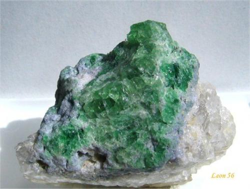 Grossular - variety Tsavorite
Taita Hills, Kenya
5 cm x 3 cm x 4 cm (Author: Leon56)