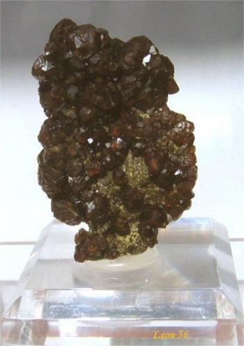 Andradite - variety Topazolite
Antetezambato, Ambanja, Diana, Antsiranana Madagascar
Specimen size: 4.8 × 3.3 × 1.7 cm (Author: Leon56)