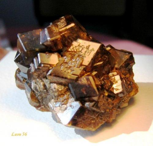 Andradite
Marki Khel, Distrikt Khogyani, Nangarhar Province, Afghanistan
Specimen size : 4.5 x 3.5 x 3 cm. (Author: Leon56)