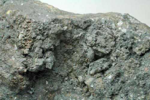Calcita recubierta de sulfuros de cobre
Mina Las Cruces - Gerena - Sevilla - Andalucía - España
120 x 60 x 40 mm
Detalle (Autor: Joan Martinez Bruguera)