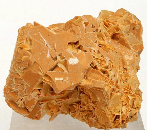 Wulfenita -
Mina San Lázaro - Quéntar - Vega de Granada - Granada - Andalucía - España -
6,0 x 5,1 x 4,2 cm (Autor: Martí Rafel)