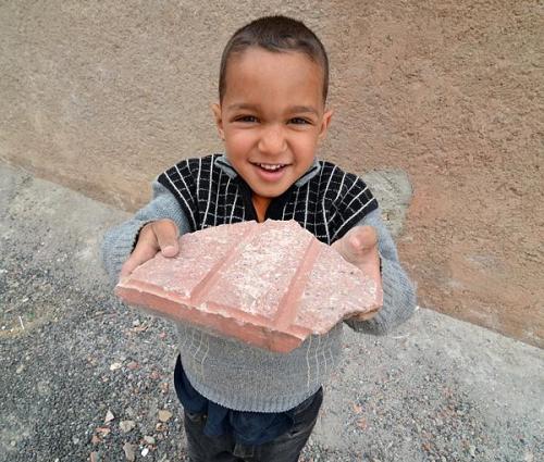 En Midelt hasta los niños quieren venderte piedras :-) 
G. Sobieszek photo. (Autor: Josele)