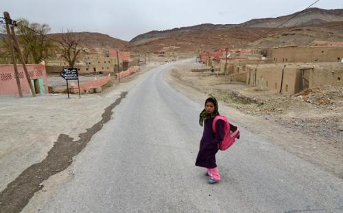 Saliendo del colegio en un pueblo del Alto Atlas.
G. Sobieszek photo. (Autor: Josele)