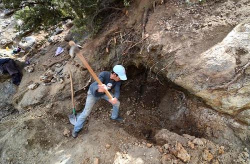 Excavando en la veta.
G. Sobieszek photo. (Autor: Josele)