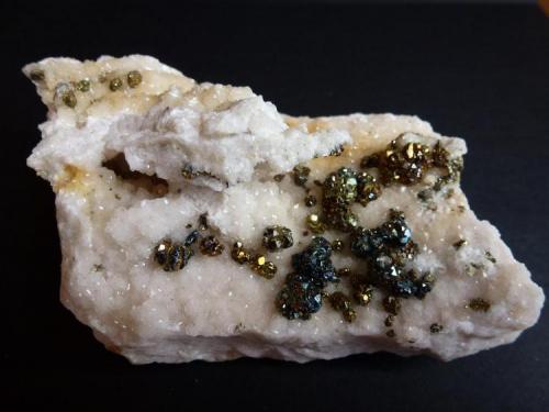 Pirita en Dolomita<br />Las Suertes Quarry, Las Suertes, Vegas de Matute, Comarca Suroeste, Segovia, Castile and León, Spain<br />10 x 6 cm. la pieza, 1 cm. el cristal mayor<br /> (Autor: javier ruiz martin)