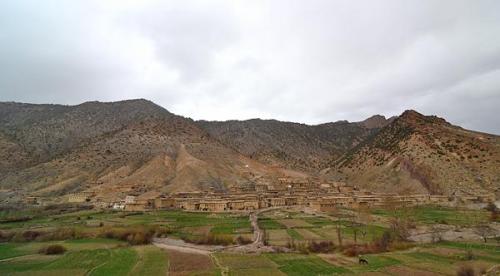 Pueblo mimetizado camino de Anfgou.
G. Sobieszek photo. (Autor: Josele)