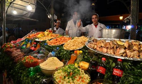 Restaurante al aire libre en Jemaa el-Fnaa.
G. Sobieszek photo. (Autor: Josele)