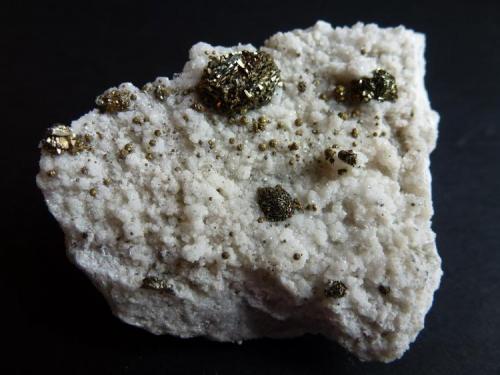 Marcasita en Dolomita<br />Las Suertes Quarry, Las Suertes, Vegas de Matute, Comarca Suroeste, Segovia, Castile and León, Spain<br />6 x 5 cm.<br /> (Autor: javier ruiz martin)