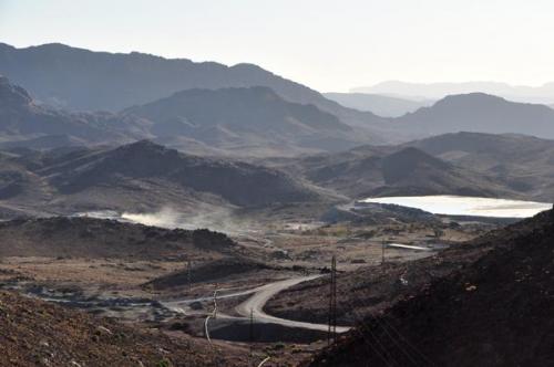 Colinas y escombreras en el área de Bou Azzer.
Fot. L. Albin. (Autor: Josele)