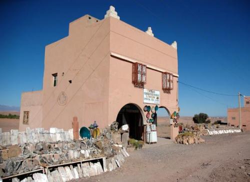 Una de las tiendas de minerales en Ouarzazate.
Fot. J. Scovil. (Autor: Josele)