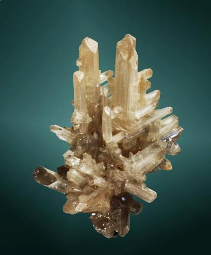 Cerusita
Touissit, Oujda, Marruecos
5,4x4,6x3,0 cm. / cristal pral.: 3,6x1,5x0,6 cm.
Agregado en macla reticular (celosía).
Ejemplar de 1987 (J. Fabre) (Autor: Carles Curto)