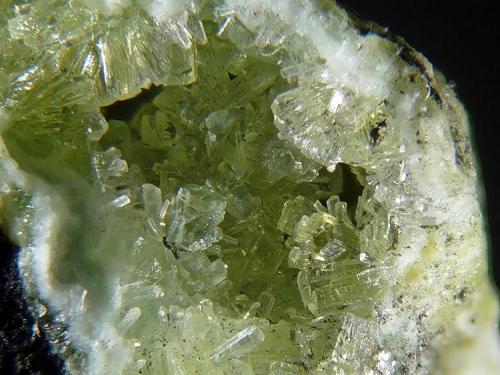 Wavellita<br />Road cut outcrop, Vilachán do Monte, Tomiño, Comarca Bajo Miño, Pontevedra, Galicia / Galiza, Spain<br />Encuadre sobre 4mm<br /> (Autor: Javier MC)