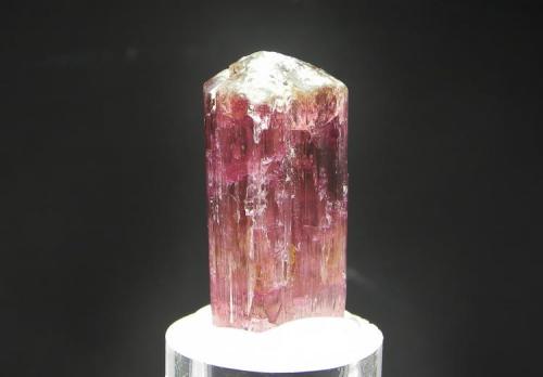 Elbaíta
Baikal Lake - Rusia
Cristal de 3 cm (Autor: Diego Navarro)