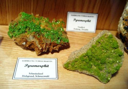 Pyromorphite from German localities
L: Schauinsland, Black Forest / R: Tanzfleck, Bavaria
L: 6,5 cm / R: 5,5 cm (Author: Tobi)