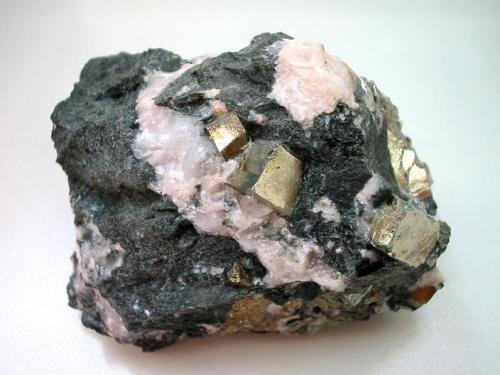 Pyrite
Reimersgrün diabase quarry, Mylau, Vogtland, Saxony, Germany
9 x 7 cm (Author: Andreas Gerstenberg)