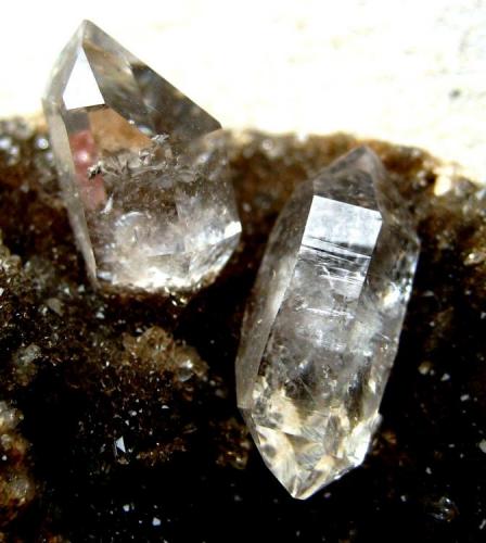 Quartz
Crystal Grove Diamond Mine, St Johnsville, Montgomery Co., New York, USA
FOV 25 mm (Author: Tobi)