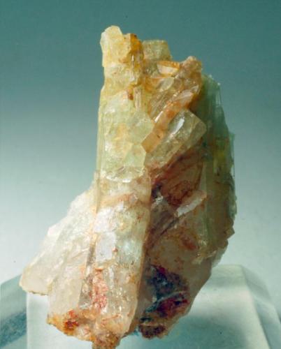 Berilo
Cantera de la Osa - Oliva de Mérida - Badajoz - Extremadura - España
35 x 20 x 20 mm (Autor: Joan Martinez Bruguera)