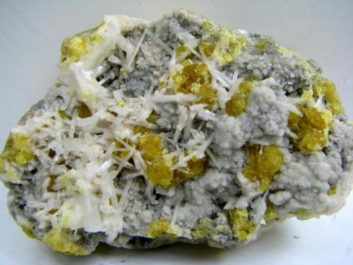 Azufre y Celestina
Sicilia, Italia
86 x 55 x 30 mm. (Autor: José Luis Zamora)