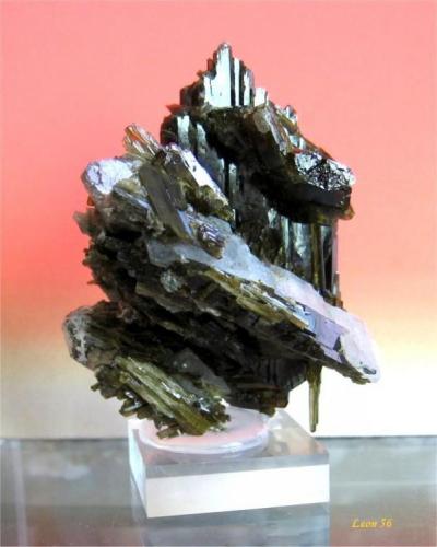 Epidote with Adularia
Alchuri, Baltistan, Gilgit-Baltistan, Pakistan
Size: 6.8 x 5.0 x 4.0 cm. (Author: Leon56)