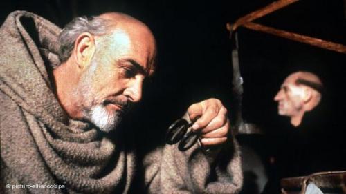Otro ejemplo de lupa binocular...la que llevaba Sean Connery en El Nombre de la Rosa (Autor: Cesar M. Salvan)