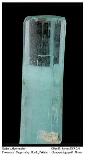 Beryl aquamarine
Shigar Valley, Pakistan
fov 30 mm (Author: ploum)