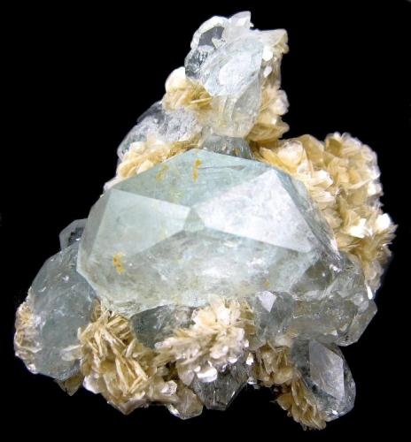 Beryl, muscovite
Xuebaoding, Huya, Pingwu, Mianyang, Sichuan, China
77 mm x 70 mm x 53 mm (Author: Carles Millan)