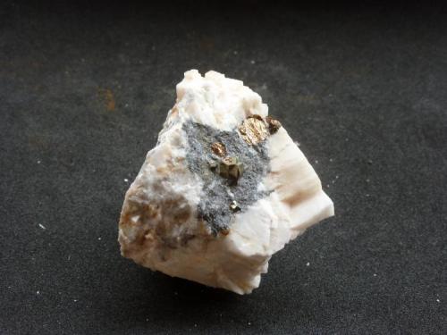 Pirita
Larrasko, Arrigorriaga, C.A. País Vasco, España
5x5x5 cm
cristal 0,5 cm (Autor: Al mar)