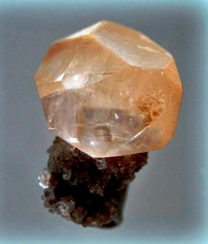Calcite
Xianghualing Mine, Hunan Province, China
Specimen height 40 mm (Author: Tobi)