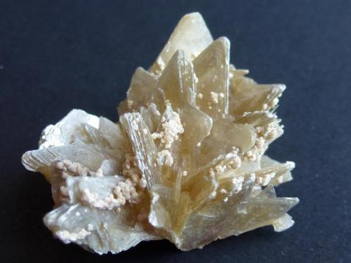 Moscovita (Mica estrella)
Virgem da Lapa, Minas Gerais, Brasil
4 x 4 cm. (Autor: javier ruiz martin)