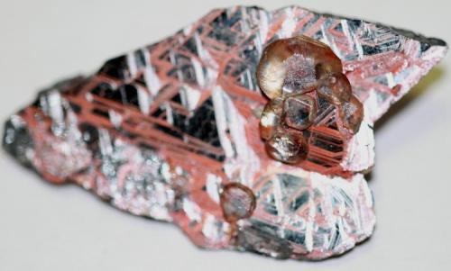 Sellaite with Hematite
Brumado, Bahia, Brazil
total piece size, 4.4 x 2.6 cm. Crystal size greater selaíte 0.9 X 0.7 cm (Author: silvio steinhaus)