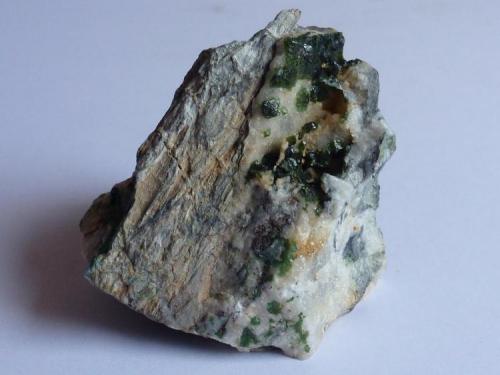 Libethenita en Cuarzo<br />Miguel Vacas Mine, Pardais and Conceição Parish, Vila Viçosa, Évora District, Alentejo Central Province, Alentejo Region, Portugal<br />4 x 4,5 cm.<br /> (Autor: javier ruiz martin)