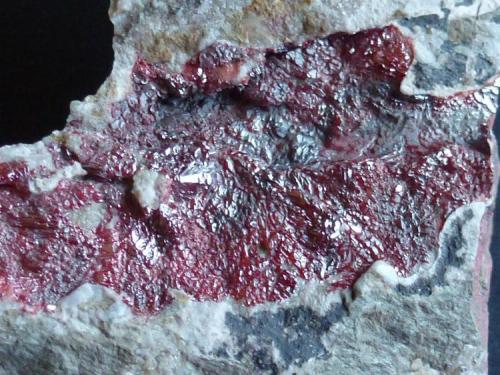 Cinabrio<br />Mina El Entredicho, Almadenejos, Comarca Valle de Alcudia, Ciudad Real, Castilla-La Mancha, España<br />5 x 4 cm. el área de cristales<br /> (Autor: javier ruiz martin)