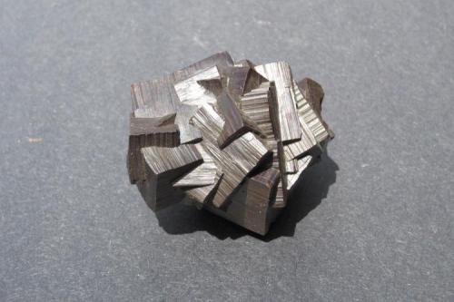 Goethite
Pelican Point, Utah Co., Utah, USA
5 cm. (Author: vic rzonca)