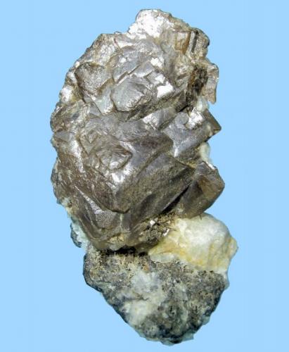 Wulfenita, fluorita, mimetita?
Mina "Teresita", en el área mineralizada de Montcada i Reixac/Sant Fost de Campsentelles, Vallès Occidental/Vallès Oriental, Cataluña
38 mm x 20 mm (Autor: Carles Millan)