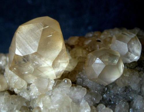 Calcite
La Cuerre Mine, Rionansa (Herrerías), La Florida mining area, Sierra de Arnero, Cantabria, Spain
Largest crystal 15 mm (Author: Tobi)