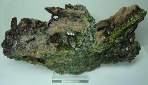 Axinita-(Fe) con Epidota
Casterner de les Olles, Serra de Sant Gervàs, Tremp, Lleida, Catalunya, España
20x12x7 cm
Cristal mayor 4 cm (Autor: D.N.S.Borràs)