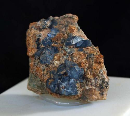 Cuarzo (variedad azul)<br />Blue Quartz outcrop, Hondón de los Frailes, Albatera, Comarca Vega Baja del Segura, Alicante / Alacant, Valencian Community / Comunitat Valenciana, Spain<br />4 x 2,5 cm<br /> (Autor: Pedro Antonio)