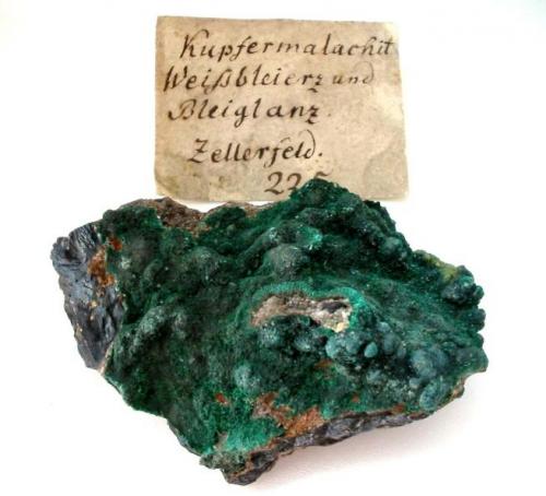 Malachite, cerussite, galena
Glücksrad mine, Oberschulenberg, Harz, Lower Saxony, Germany.
7,5 x 5,5 cm.
With old label (Oberschulenberg was part of the Zellerfeld mining district). (Author: Andreas Gerstenberg)