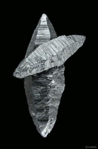 HEMATITE
Cabezo de la Sal, Pinoso, Alicante, Comunidad Valenciana
11 mm. (Autor: Honorio Ramon Mira)